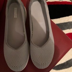 Skechers GoGoMat Silver grey sz 8